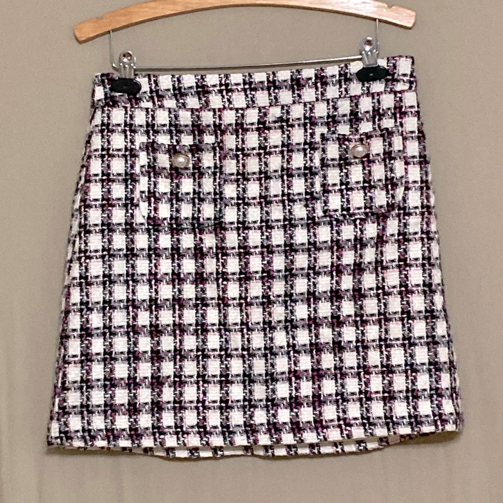 Pink and black plaid boucle style knit mini skirt Size 8